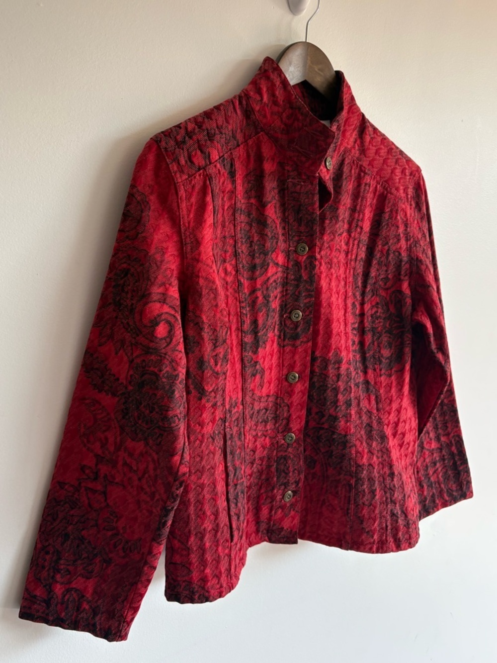 Chico’s Red Black Jacquard Jacket Size 1 (M) Textured Button Front Blazer - Picture 6 of 8